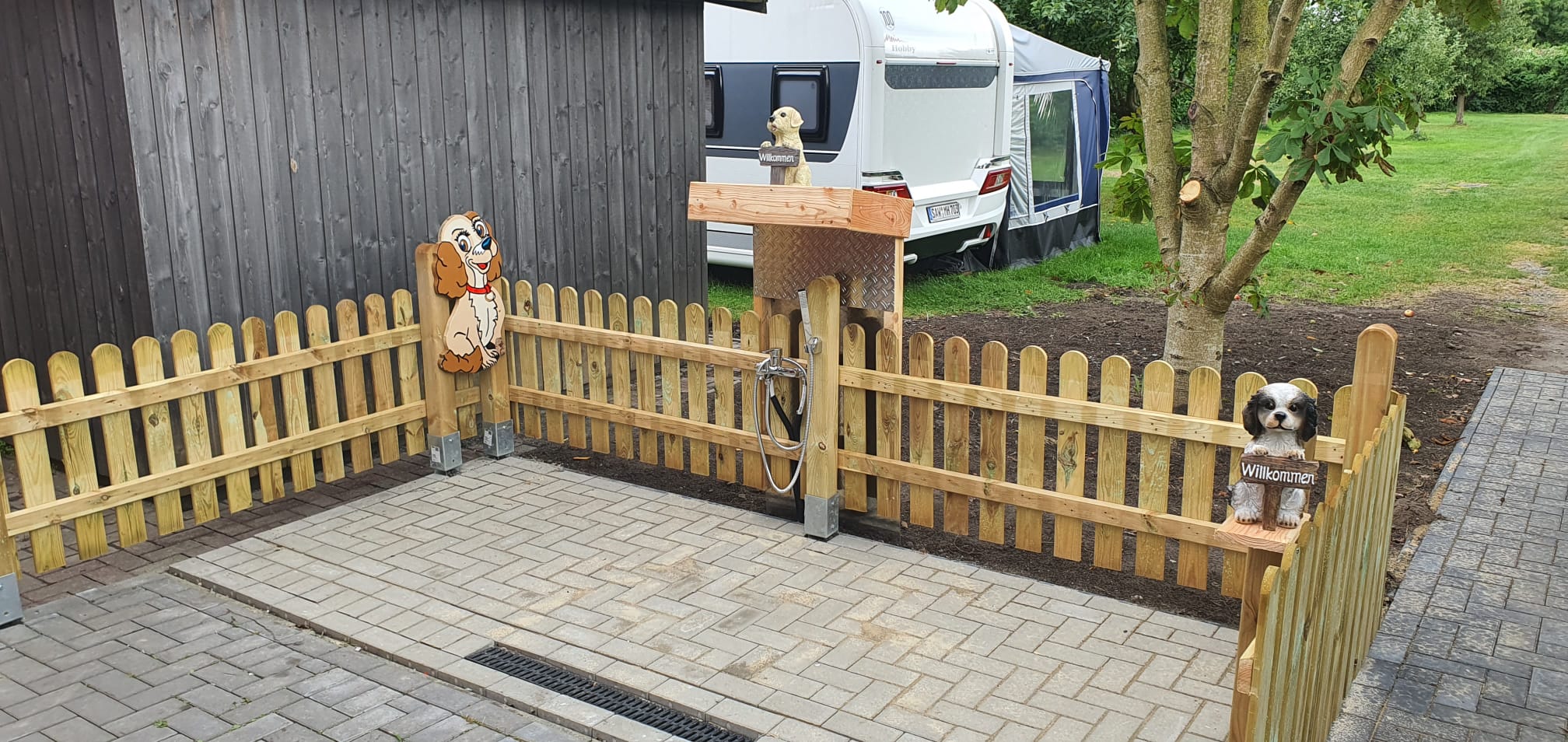 Hundedusche am Campingplatz Krautsand